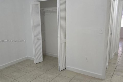 Apartamento en alquiler en Hollywood, Florida, 1 dormitorio № 2001141 - foto 6
