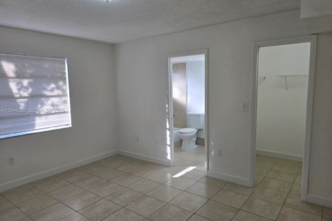 Apartment in Hollywood, Florida 1 bedroom № 2001141