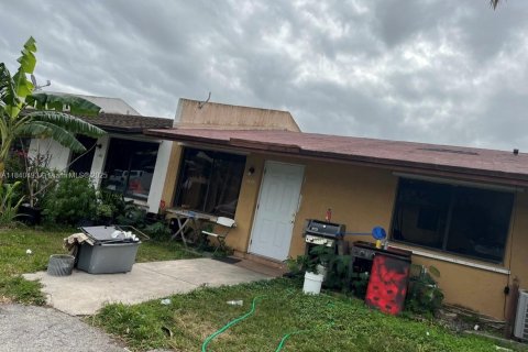 Townhouse in Homestead, Florida 3 bedrooms, 111.48 sq.m. № 1830390 - photo 1