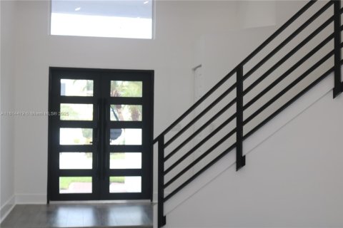 House in Miramar, Florida 3 bedrooms, 195.37 sq.m. № 1762917 - photo 24