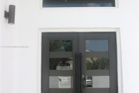 House in Miramar, Florida 3 bedrooms, 195.37 sq.m. № 1762917 - photo 27