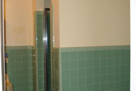 Casa en alquiler en Coral Gables, Florida, 2 dormitorios, 167.22 m2 № 1997128 - foto 6