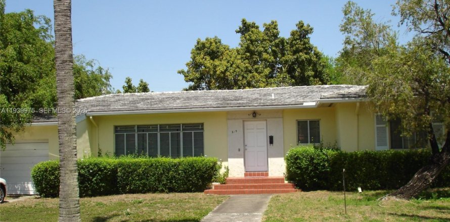 Casa en Coral Gables, Florida 2 dormitorios, 167.22 m2 № 1997128