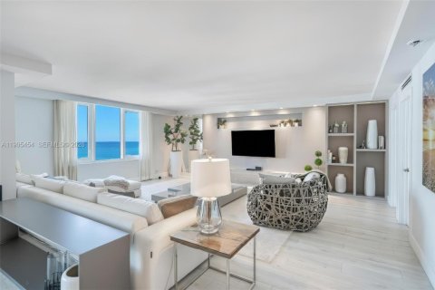 Condominio en Miami Beach, Florida, 2 dormitorios № 2013895