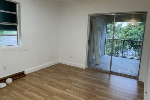 Купить кондоминиум в Майами, Флорида 2 спальни, 101.54м2, № 2089758 - фото 19