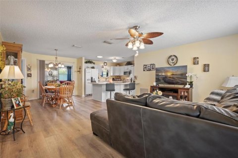 Casa en venta en The Villages, Florida, 2 dormitorios, 111.85 m2 № 1884283 - foto 6