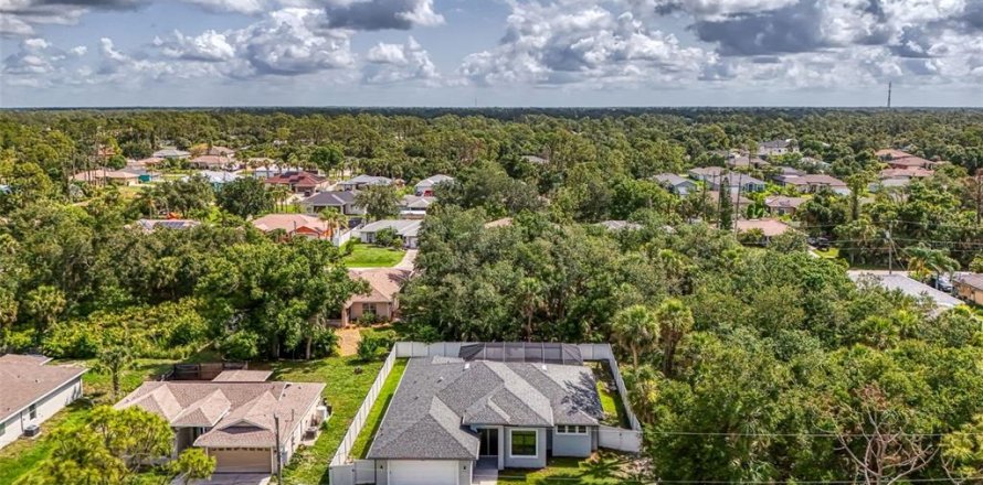 Casa en North Port, Florida 3 dormitorios, 180.04 m2 № 1775703