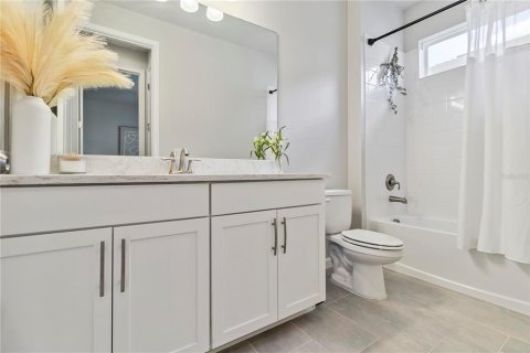 House in Sarasota, Florida 2 bedrooms, 155.8 sq.m. № 1883629 - photo 12