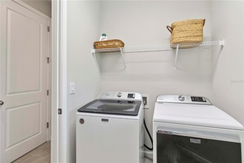 House in Sarasota, Florida 2 bedrooms, 155.8 sq.m. № 1883629 - photo 14