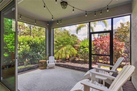 House in Sarasota, Florida 2 bedrooms, 155.8 sq.m. № 1883629 - photo 13