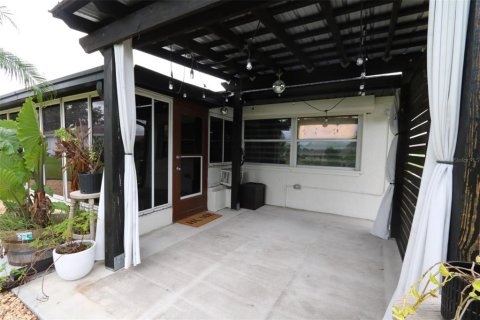 Villa ou maison à louer à Sun City Center, Floride: 2 chambres, 134.71 m2 № 2430517 - photo 24