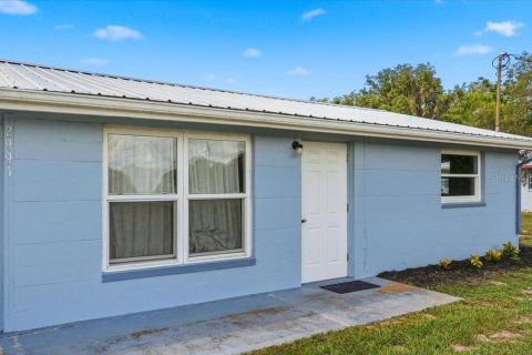 House in Avon Park, Florida 3 bedrooms, 86.31 sq.m. № 2231486 - photo 10
