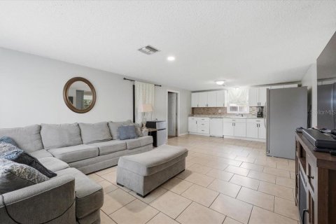 House in Avon Park, Florida 3 bedrooms, 86.31 sq.m. № 2231486 - photo 3