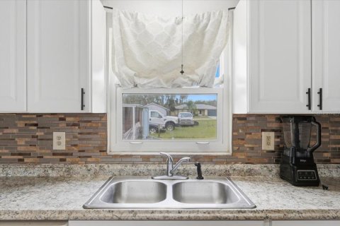 House in Avon Park, Florida 3 bedrooms, 86.31 sq.m. № 2231486 - photo 16