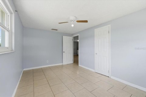 House in Avon Park, Florida 3 bedrooms, 86.31 sq.m. № 2231486 - photo 21