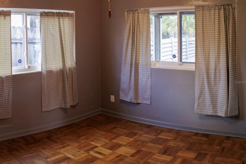House in Orlando, Florida 4 bedrooms, 151.24 sq.m. № 2150171 - photo 14