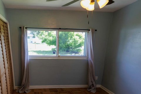 House in Orlando, Florida 4 bedrooms, 151.24 sq.m. № 2150171 - photo 25