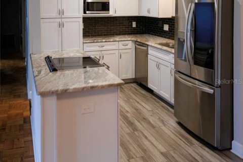 House in Orlando, Florida 4 bedrooms, 151.24 sq.m. № 2150171 - photo 22