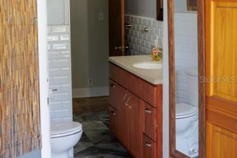 House in Orlando, Florida 4 bedrooms, 151.24 sq.m. № 2150171 - photo 23