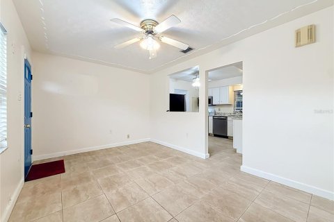 House in Pinellas Park, Florida 2 bedrooms, 87.89 sq.m. № 2220826 - photo 5
