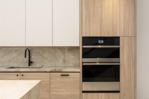 Adosado en venta en Miami, Florida, 4 dormitorios, 263.56 m2 № 2025153 - foto 15