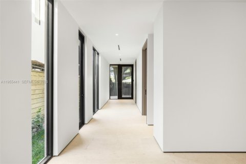 Adosado en venta en Miami, Florida, 4 dormitorios, 263.56 m2 № 2025153 - foto 3