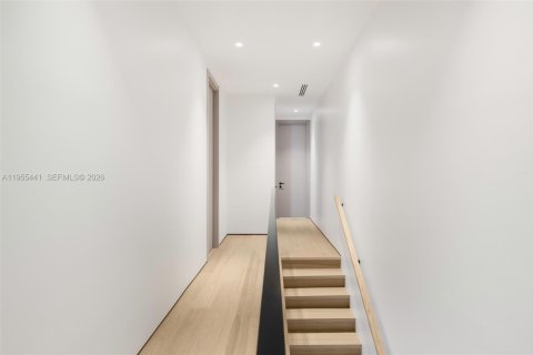 Adosado en venta en Miami, Florida, 4 dormitorios, 263.56 m2 № 2025153 - foto 17