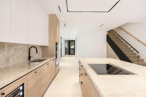 Adosado en venta en Miami, Florida, 4 dormitorios, 263.56 m2 № 2025153 - foto 10