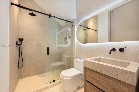 Adosado en venta en Miami, Florida, 4 dormitorios, 263.56 m2 № 2025153 - foto 30