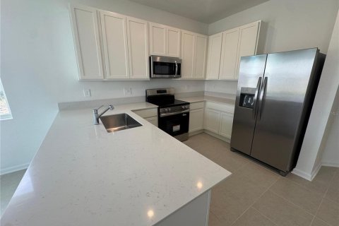 Adosado en alquiler en Clermont, Florida, 3 dormitorios, 170.38 m2 № 1905539 - foto 5