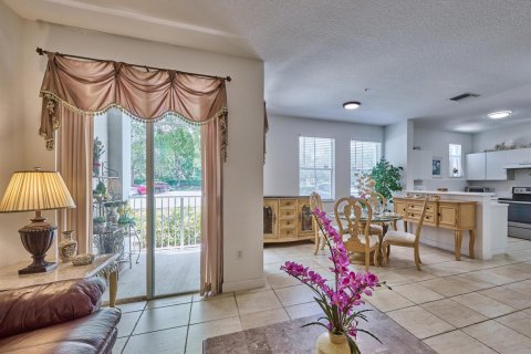 Condo in Royal Palm Beach, Florida, 3 bedrooms  № 2245311 - photo 7