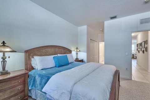 Condo in Royal Palm Beach, Florida, 3 bedrooms  № 2245311 - photo 8