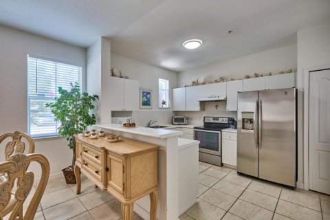 Condo in Royal Palm Beach, Florida, 3 bedrooms  № 2245311 - photo 5