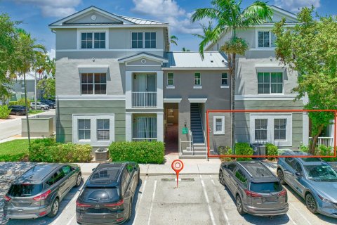 Condo in Royal Palm Beach, Florida, 3 bedrooms  № 2245311 - photo 2