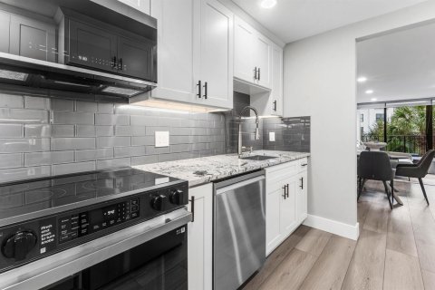 Copropriété à louer à South Palm Beach, Floride: 1 chambre, 87.98 m2 № 2389481 - photo 6