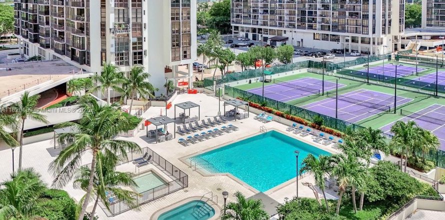 Condo in Miami, Florida, 2 bedrooms № 1806075