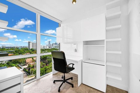 Condo in Miami, Florida, 2 bedrooms  № 1806075 - photo 11