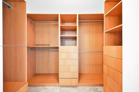 Condo in Miami, Florida, 2 bedrooms  № 1806075 - photo 22