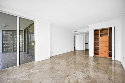 Condo in Miami, Florida, 2 bedrooms  № 1806075 - photo 21