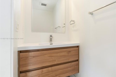 Propiedad comercial en venta en Fort Lauderdale, Florida, 346.71 m2 № 1921060 - foto 24