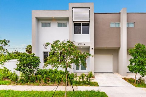 Propiedad comercial en venta en Fort Lauderdale, Florida, 346.71 m2 № 1921060 - foto 2