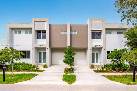 Propiedad comercial en venta en Fort Lauderdale, Florida, 346.71 m2 № 1921060 - foto 1