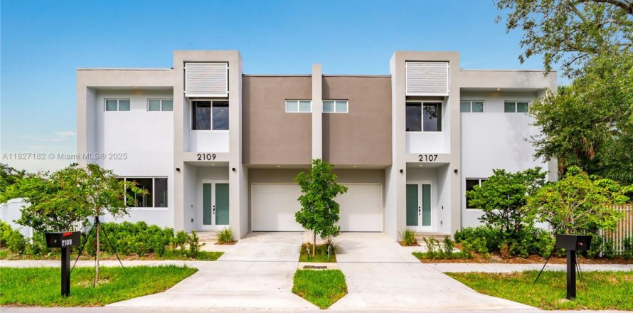 Propiedad comercial en Fort Lauderdale, Florida 346.71 m2 № 1921060