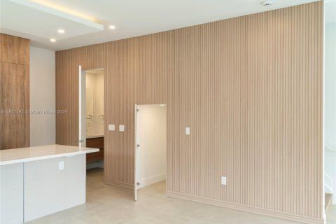 Propiedad comercial en venta en Fort Lauderdale, Florida, 346.71 m2 № 1921060 - foto 8