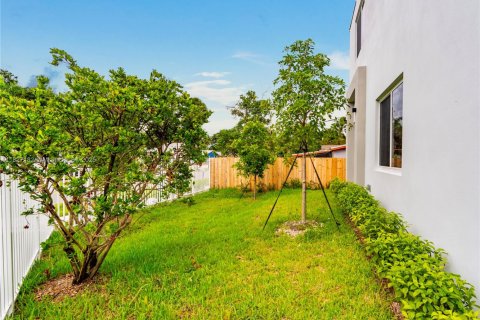 Propiedad comercial en venta en Fort Lauderdale, Florida, 346.71 m2 № 1921060 - foto 18