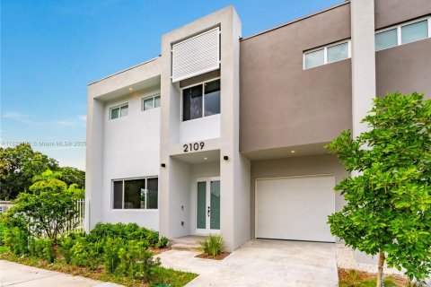 Propiedad comercial en venta en Fort Lauderdale, Florida, 346.71 m2 № 1921060 - foto 3