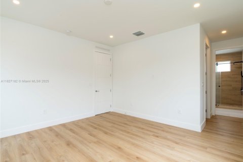 Propiedad comercial en venta en Fort Lauderdale, Florida, 346.71 m2 № 1921060 - foto 26