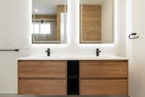 Propiedad comercial en venta en Fort Lauderdale, Florida, 346.71 m2 № 1921060 - foto 29