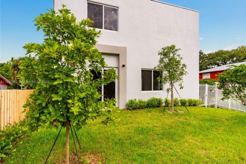 Propiedad comercial en venta en Fort Lauderdale, Florida, 346.71 m2 № 1921060 - foto 19