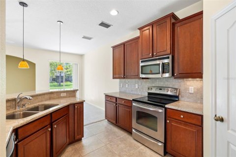 Touwnhouse à vendre à Tampa, Floride: 3 chambres, 164.99 m2 № 1909959 - photo 11